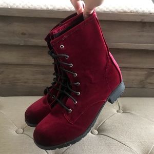 Velvet Combat boots✨